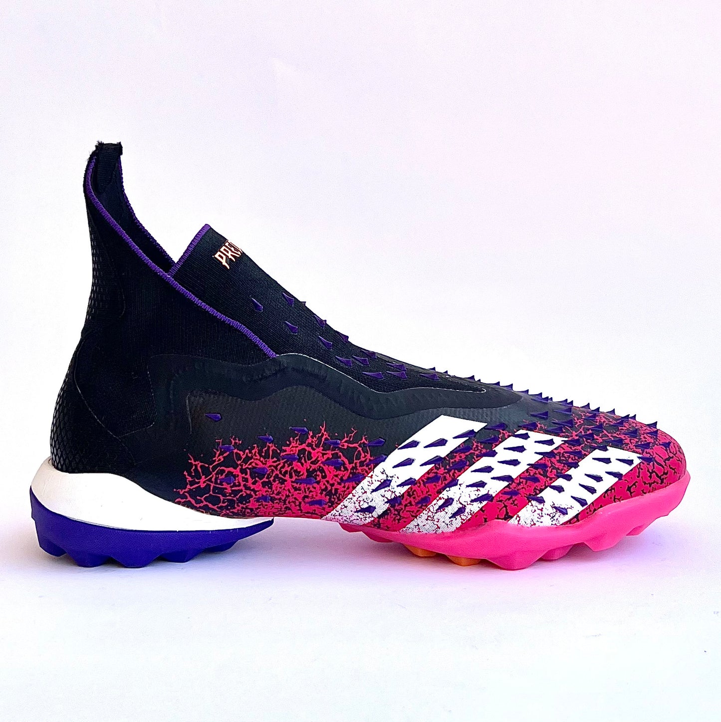 Turf.Adidas Jr. Predator Freak Plus (black red)