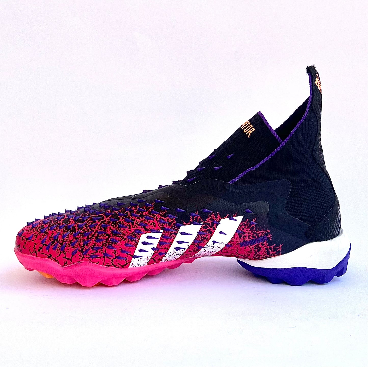Turf.Adidas Jr. Predator Freak Plus (black red)