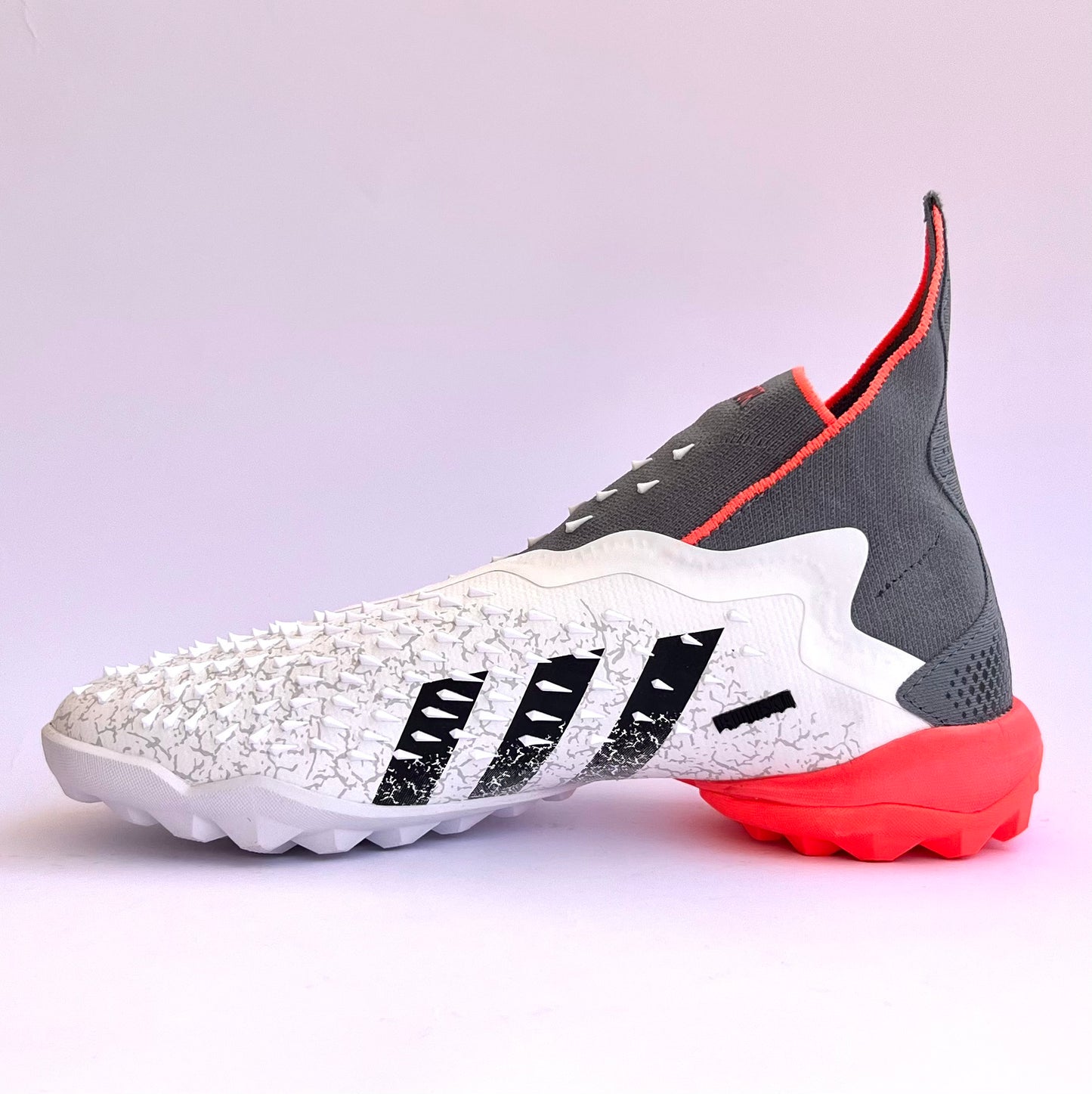 Turf.Adidas Jr. Predator Freak Plus (white red)