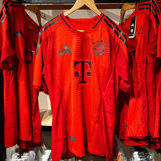 Bayern Munich T-shirt (first kit)