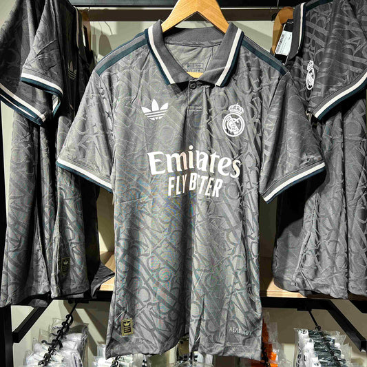 Real-Madrid  T-shirt (Second kit)
