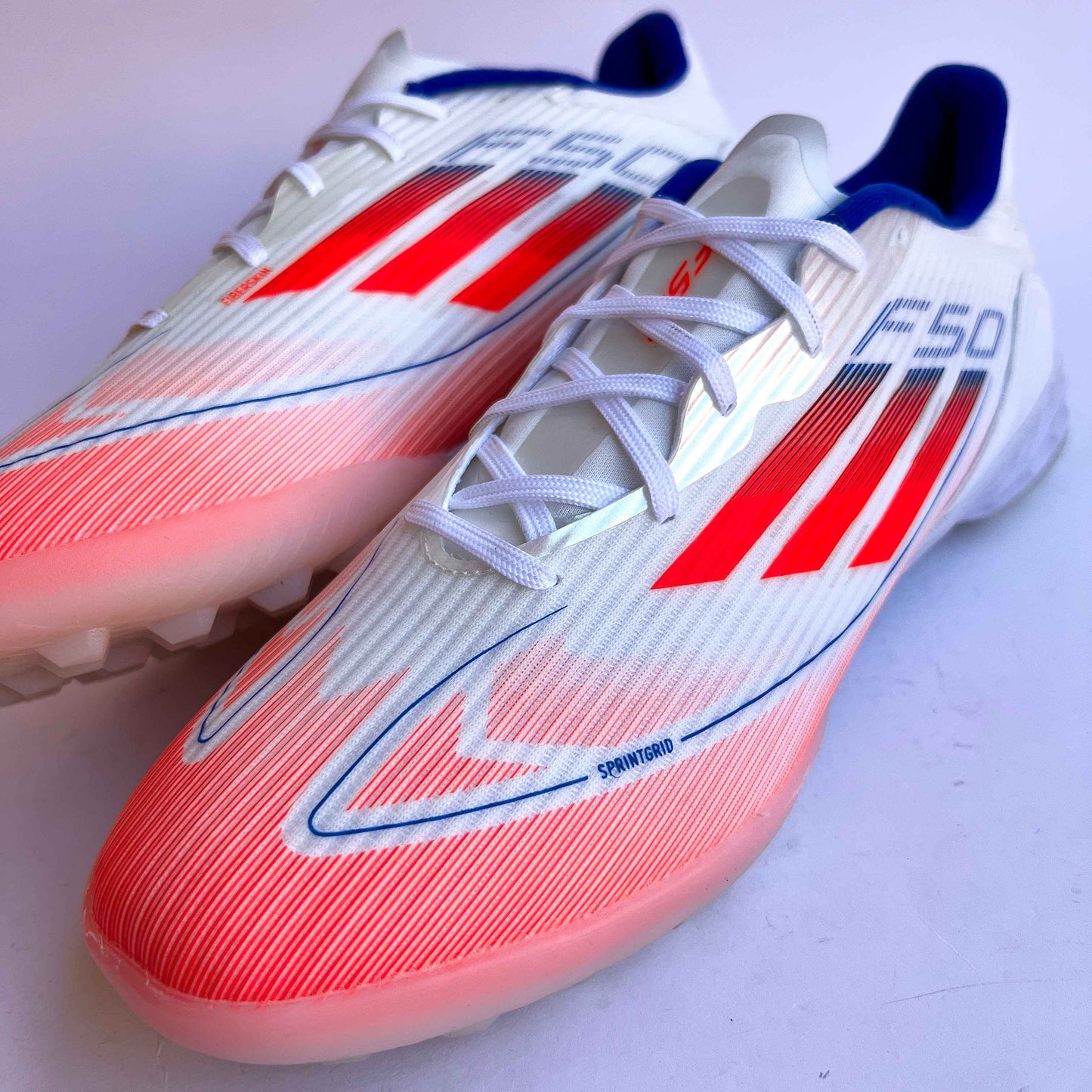 Turf.Adidas F50 Laces (white red)
